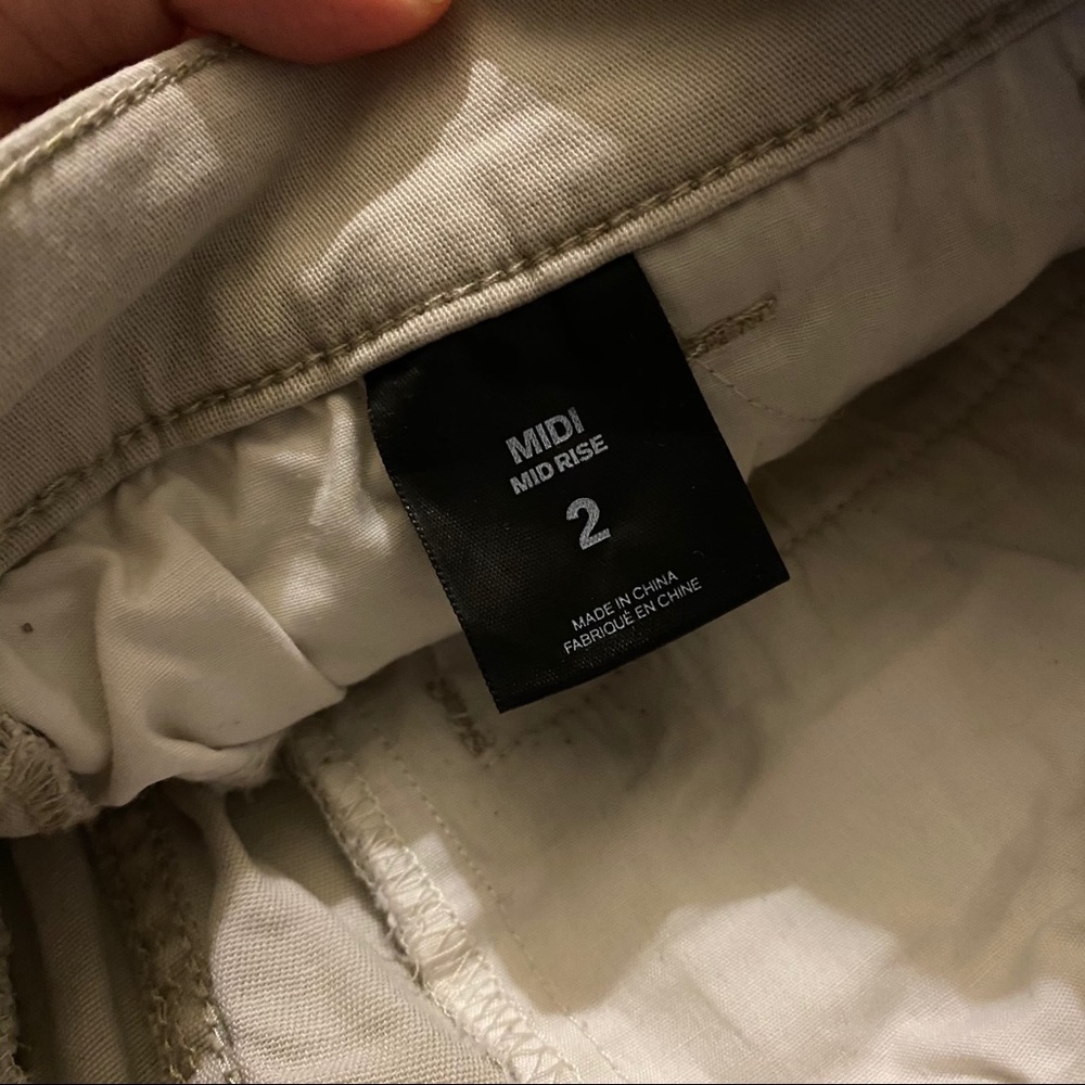 🍓Express Mid Rise Shorts - Picture 4 of 4